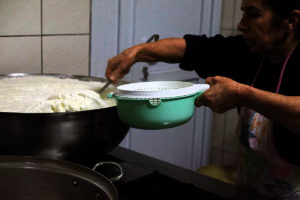 taze Çerkes peyniri yapımı