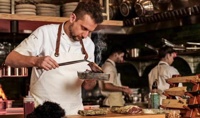 Şef Fatih Tutak, TURk'ün açık mutfağında.